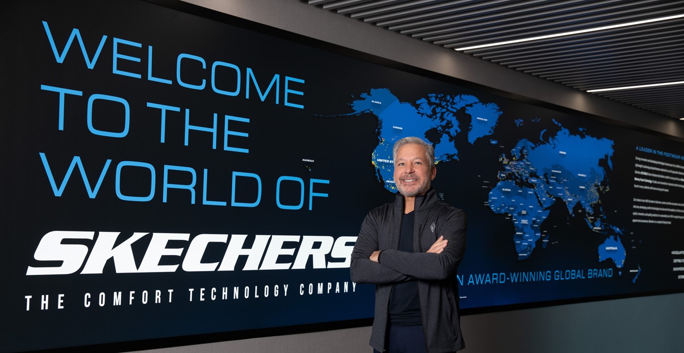 https://www.roerdink.nl/write/Afbeeldingen1/Merkpagina Skechers/Michael-Greenberg-Headshot-Updated-11.3-scaled.jpg?preset=content