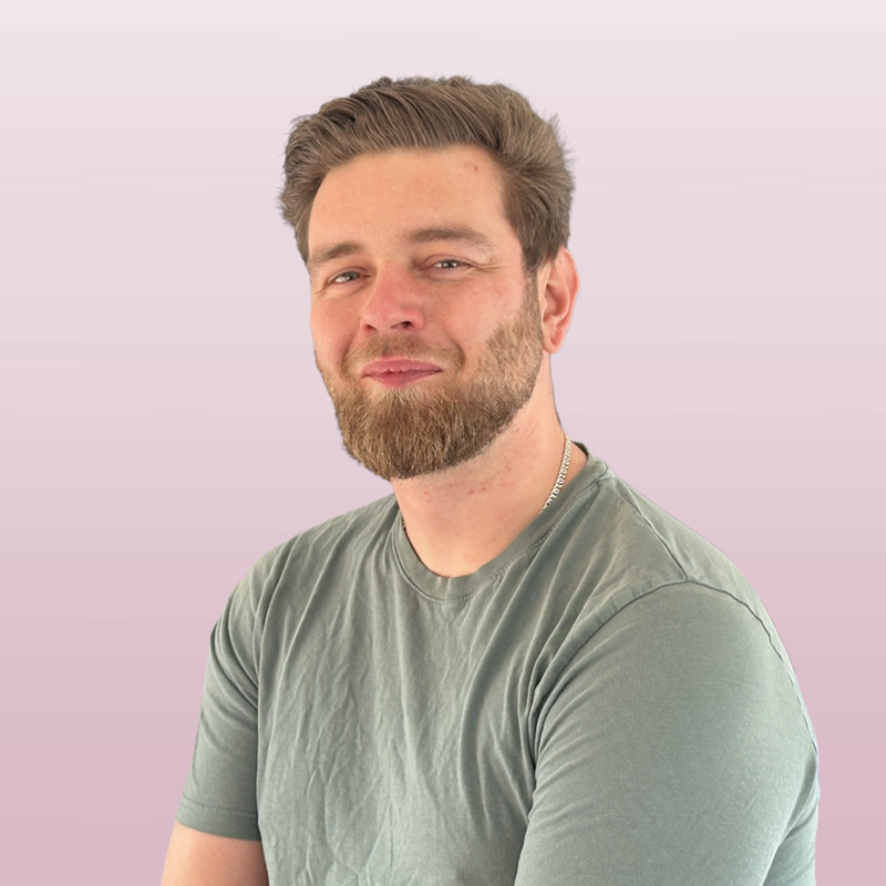 https://www.roerdink.nl/write/Afbeeldingen1/nickfotobackgroundpinkv2.png?preset=content