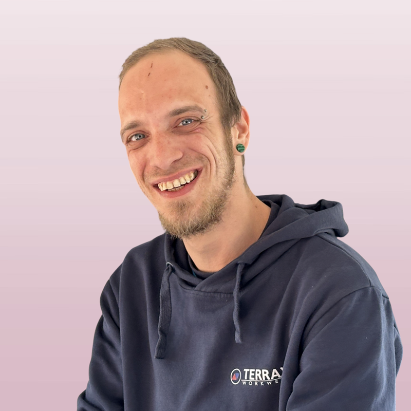 https://www.roerdink.nl/write/Afbeeldingen1/patrickfotobackgroundpink.png?preset=content