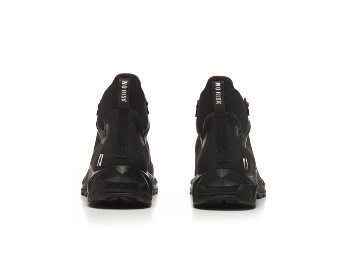 No Risk X-treme Mid Black 1057.00 S3 4 / 6