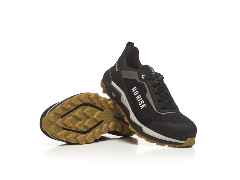 No Risk Athletic Low Black 1219.00 S3L 5 / 6