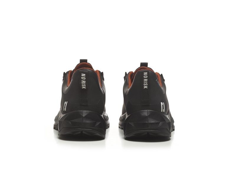 No Risk X-treme Low Black 1557.00 S3L 4 / 6